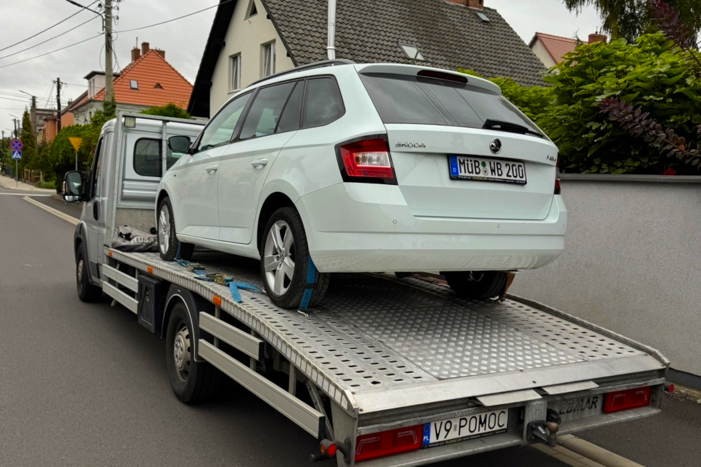 Wymiana koła na drodze 24/7 Berlin